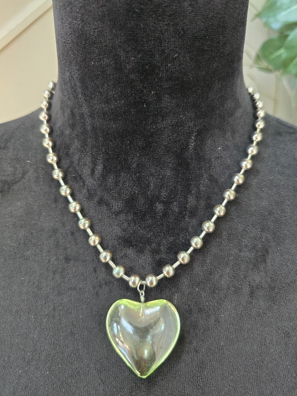 Silver Tone Beaded Heart Pendant Necklace Green Iridescent Heart